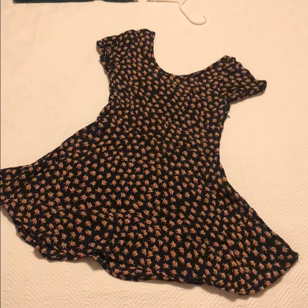 4/$15 BRANDY MELVILLE SCOOP NECK BLOUSE XS